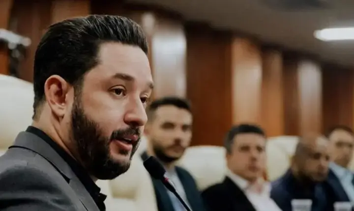 Thialu Guiotti é eleito presidente da Câmara de Goiânia para o biênio 2027-2028