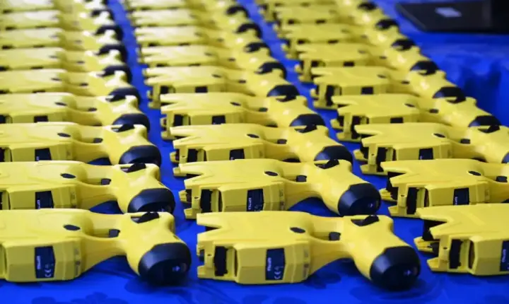 Guarda Civil Metropolitana de Goiânia começa a usar 450 armas de choque nesta segunda-feira